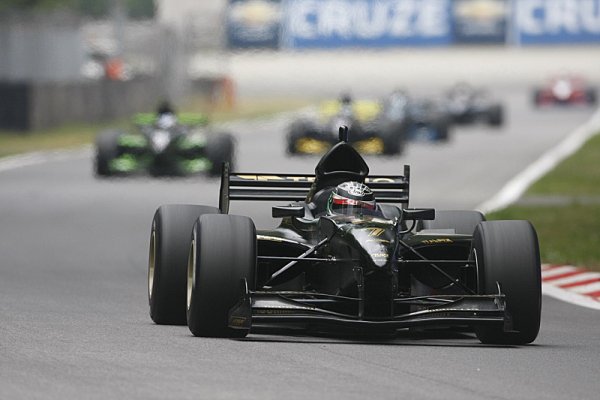 Sezónu Auto GP otevřel vítězstvím Venturini Sezónu Auto GP otevřel vítězstvím Venturini