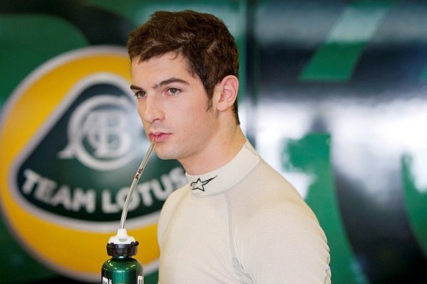 Rossi dostane u Caterhamu šanci v prvním kanadském tréninku