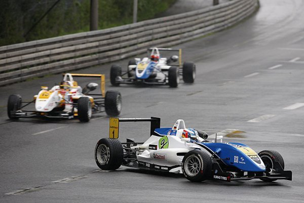 Wittmann vítězem mokrého třetího závodu v Norimberku Wittmann vítězem mokrého třetího závodu v Norimberku