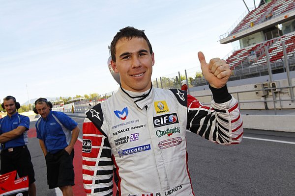 Wickens na pole position pro první závod