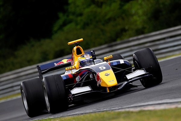 První pole position maďarského víkendu vybojoval Vergne První pole position maďarského víkendu vybojoval Vergne