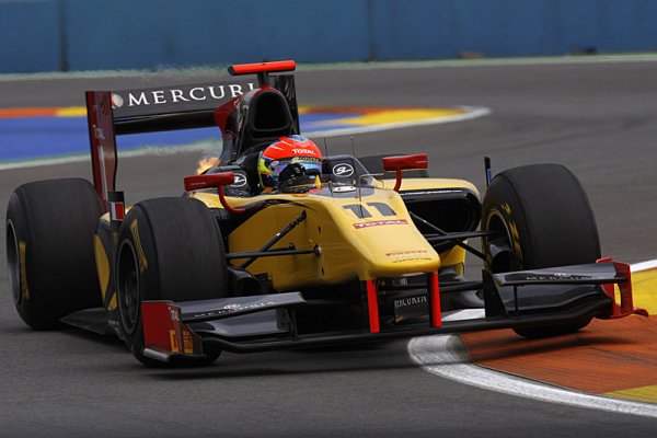 Grosjean vítězí po problémech jezdců Addaxu, Král bodoval Grosjean vítězí po problémech jezdců Addaxu, Král bodoval