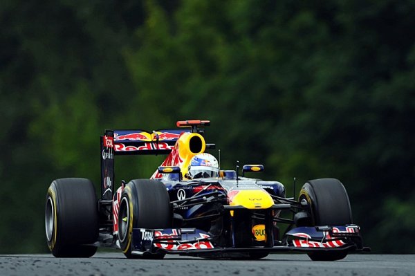 Vettel se nevzdává, vyhrál třetí trénink Vettel se nevzdává, vyhrál třetí trénink