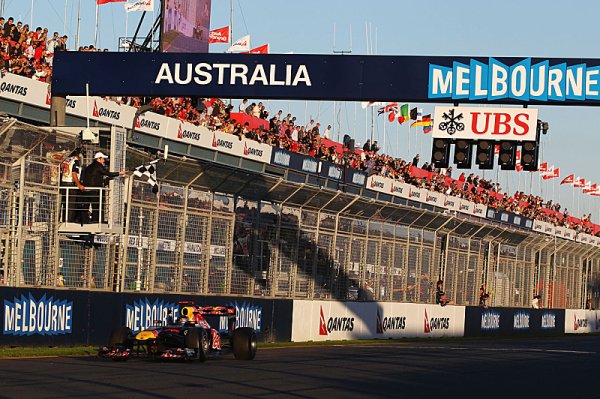 Vettel odstartoval obhajobu, v Melbourne s přehledem vítězí