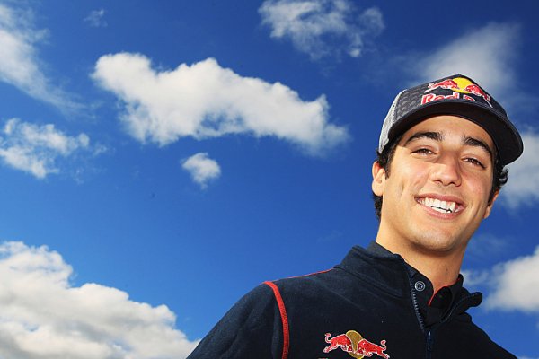 Ricciardo řekl, že má šanci závodit za Caterham