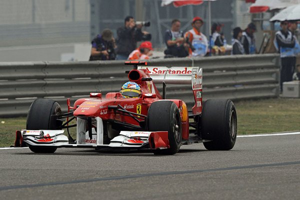Zahřívání pneumatik je v Číně lepší, raduje se Alonso