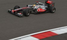 Hamilton přerušil Vettelovu hegemonii a vítězí v Číně
