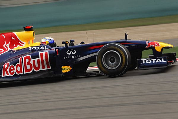 Dominance Vettela pokračuje i v čínské kvalifikaci