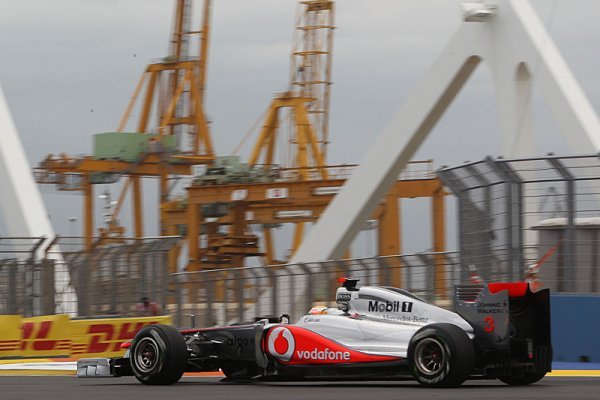 Jezdci McLarenu mají problémy se střední směsí pneumatik Jezdci McLarenu mají problémy se střední směsí pneumatik