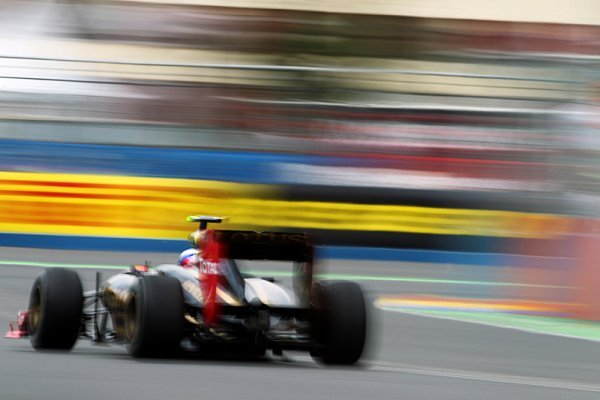 FIA schválila přechod na šestiválcové motory FIA schválila přechod na šestiválcové motory