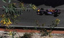 V úvodní čtvrteční rozcvičce Vettel na závěr porazil Alonsa