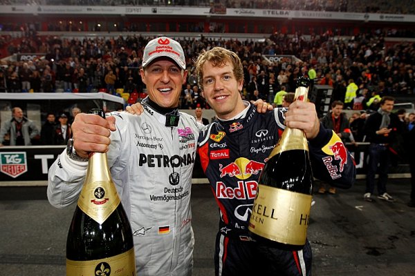 Vettel věnoval své vítězství Schumacherovi