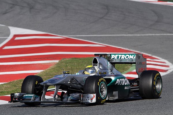 Ve třetím dni testů v Barceloně na špici Rosberg