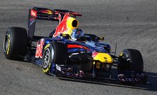 První jízdy roku 2011 zahájil nejrychleji šampion Vettel