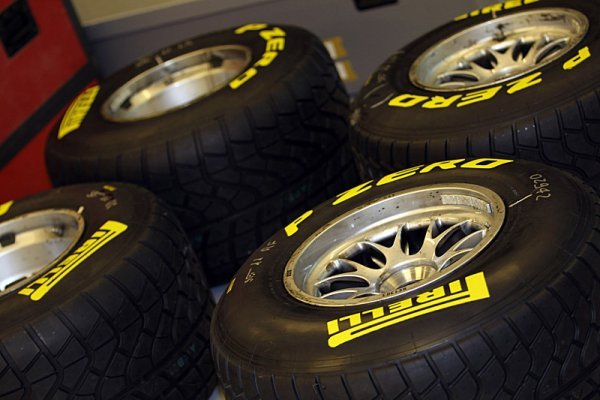 Pirelli očekává strategii tří zastávek v boxech