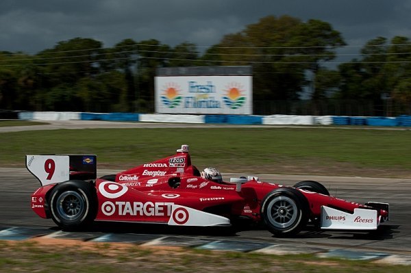 Pole position vyfoukl domácím Chevroletům Dixon