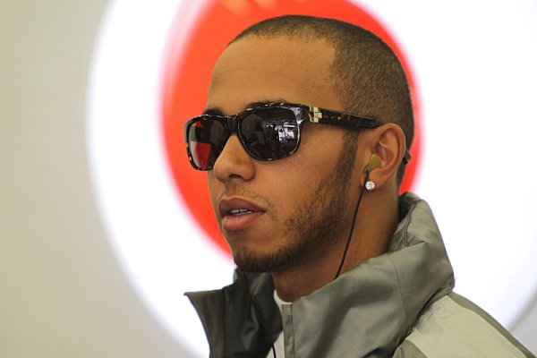 Potvrzeno. Lewis Hamilton přechází k Mercedesu!