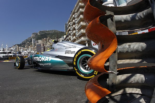 Mercedes může z letošních pneumatik dostat víc, věří Rosberg