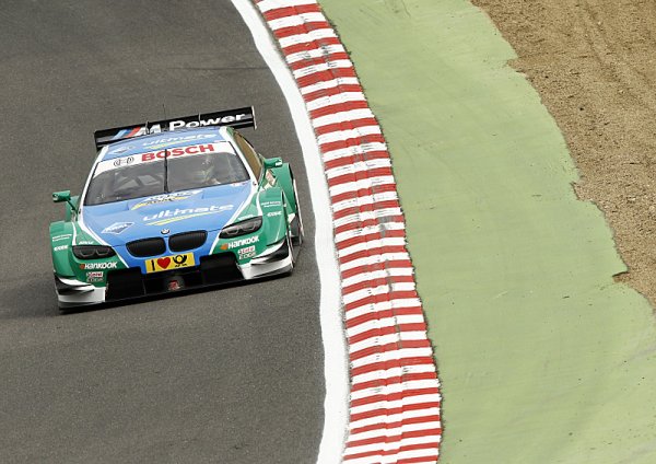 Farfus drží BMW v Brands Hatch na čele tabulky