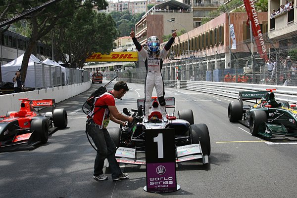 Sam Bird a I.S.R. Racing v Monaku neporaženi!