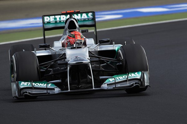 FIA potvrdila, že byl start odložen kvůli Schumacherovi