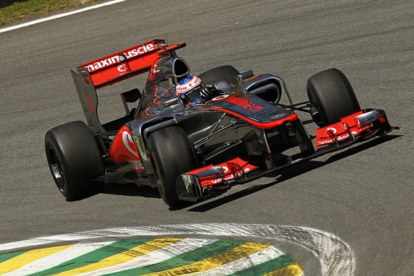 McLaren nadále v čele, Hamiltona vystřídal Button