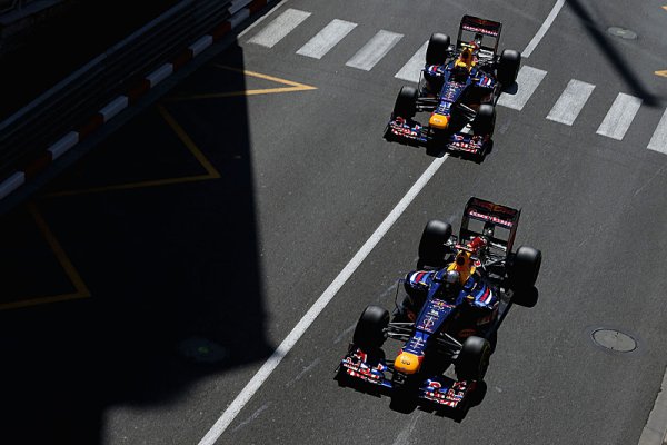 Red Bull musí upravit podlahu svého RB8