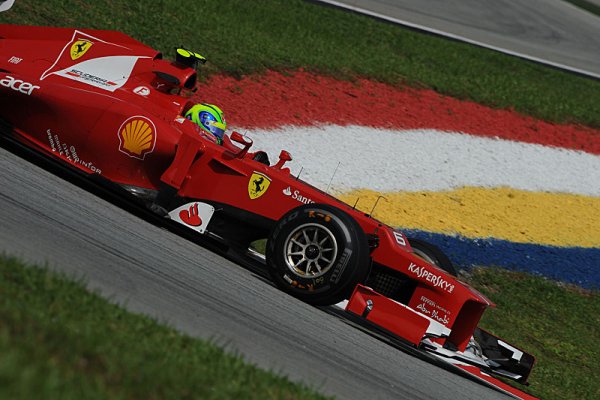Massa má naši důvěru, zní od Ferrari Massa má naši důvěru, zní od Ferrari