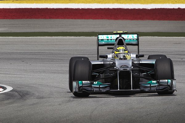 Závěrečný trénink na Sepangu ovládl Rosberg