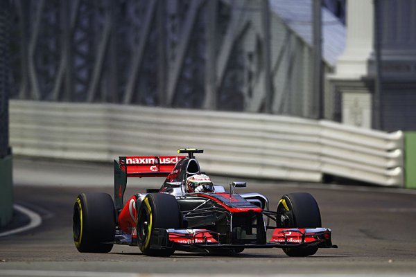 Hamilton zajistil McLarenu již čtvrtou pole position v řadě