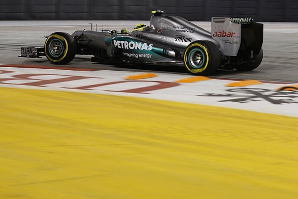 Nová pravidla připraví o dvojité DRS Mercedes, ne však Lotus