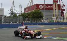 Alonso vítězí ve Valencii a znovu vede šampionát!