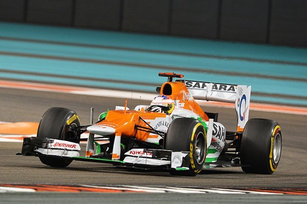 Force India nespěchá s potvrzením svých jezdců