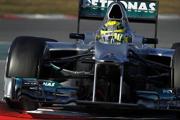 Mercedes ještě nepochopil své problémy plně, říká Rosberg