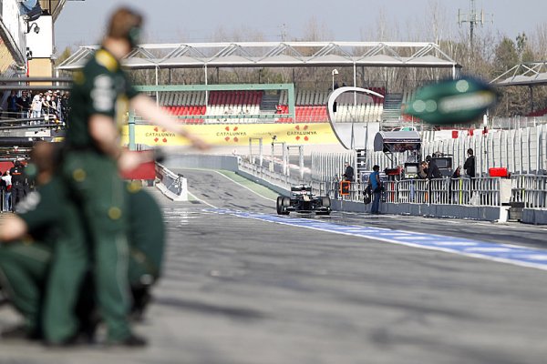 FIA zamítla snížení rychlostního limitu v boxech