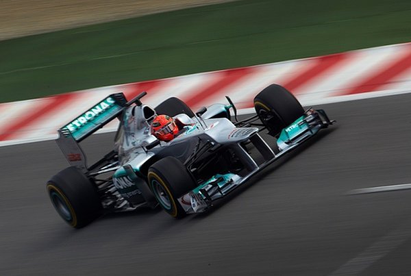 Ve druhém pátečním tréninku nejrychlejší Schumacher