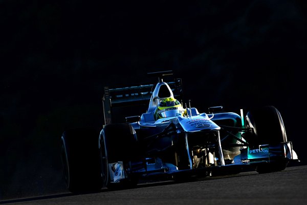 Mercedes zůstává v čele, ve čtvrtek nejrychlejší Rosberg