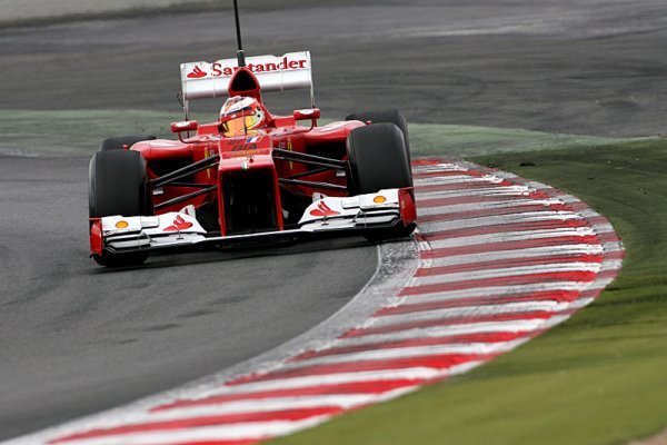 První den testů ovládlo zásluhou Bianchiho Ferrari
