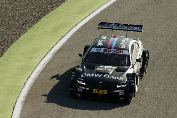 BMW v prvních dvou řadách, na pole position Spengler