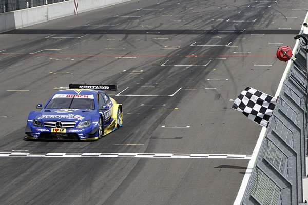Paffett přivezl Mercedesu první letošní vítězství