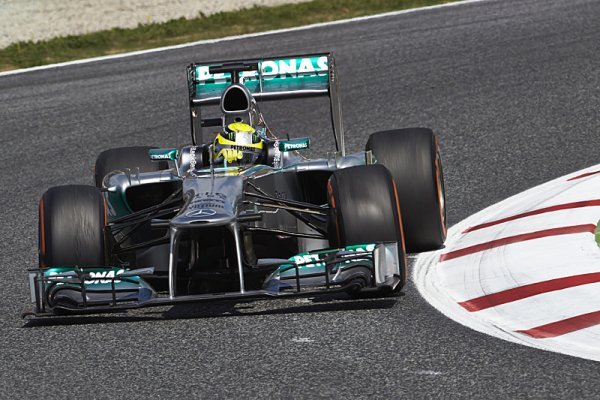 Mercedes zaplnil první řadu, Rosberg na pole position