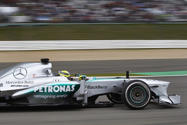 Mercedes neví, kdy začít zaměřovat své síly na rok 2014 Mercedes neví, kdy začít zaměřovat své síly na rok 2014