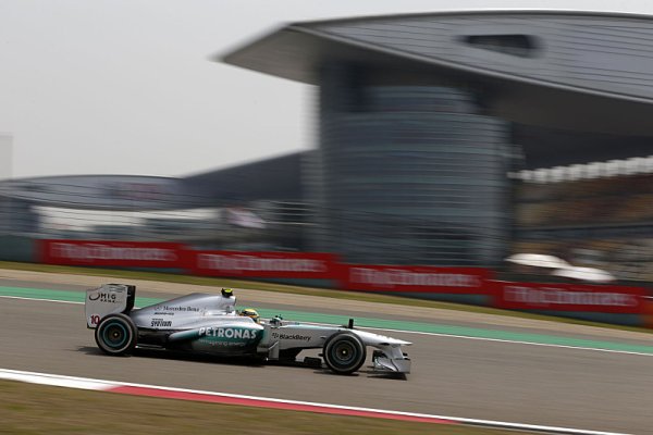 Hamilton věří, že může po kvalifikaci vyhrát také závod