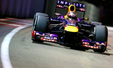 Vettel dotáhl singapurské tažení do vítězného konce