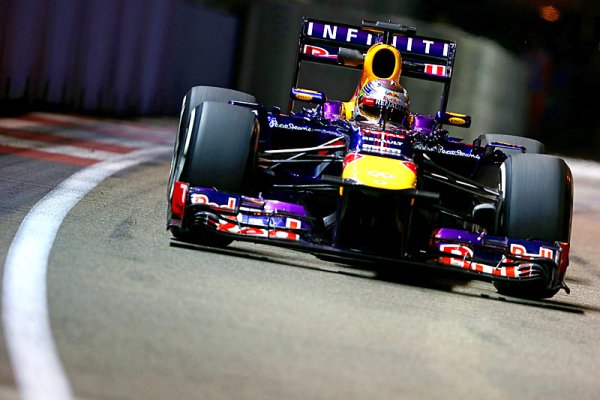 Vettel dotáhl singapurské tažení do vítězného konce