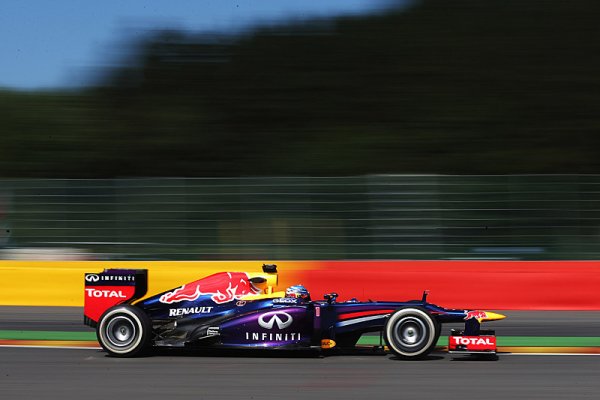 Odpoledne opanoval Red Bull, Vettel před Webberem