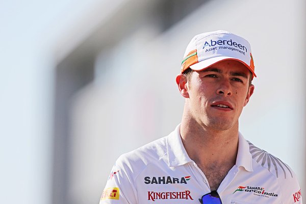 Di Resta suverénem a Paffett hrdinou v divoké bitvě