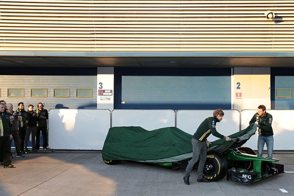 Caterham odhalí vůz ráno před začátkem prvních testů