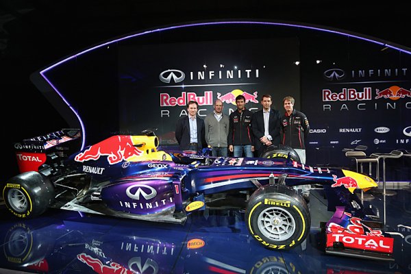 RB9 je evolucí loňského vozu, říká Newey