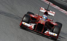 Alonso na čele třetího dne testů v Barceloně